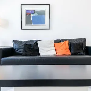 Lovely With River Views And Parking Apartamento